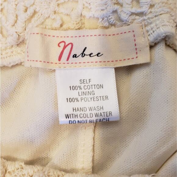 Nabee M creme shorts, fully lIned‎ - Picture 3 of 6